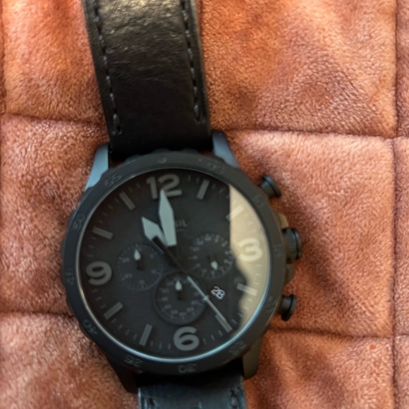 Men’s fossil large face leather watch - Picture 3 of 4
